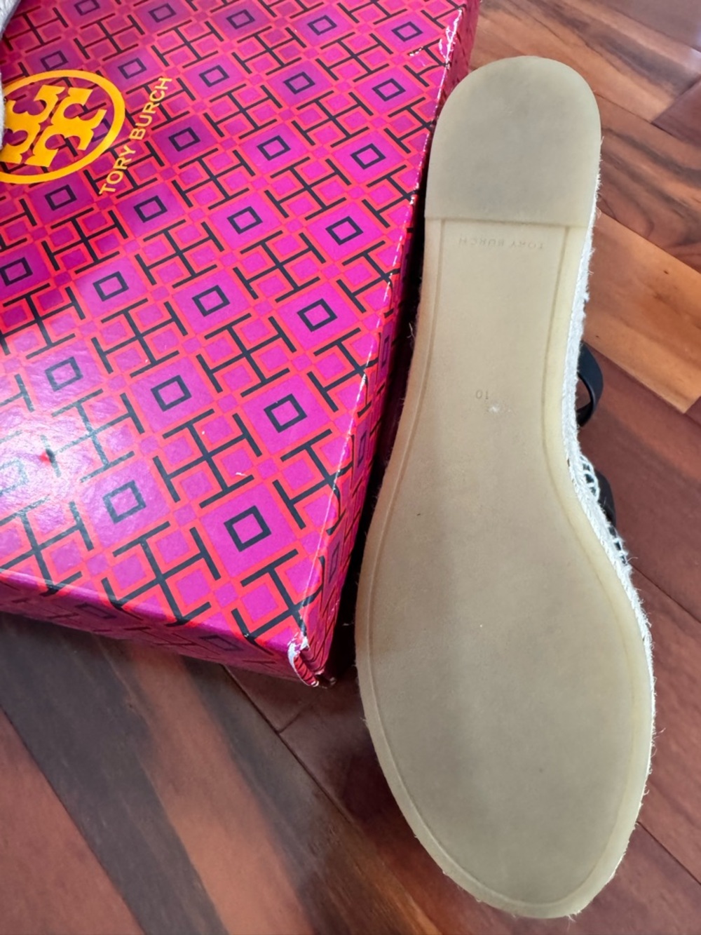 Tory Burch Wedge size 10 - Picture 6 of 7